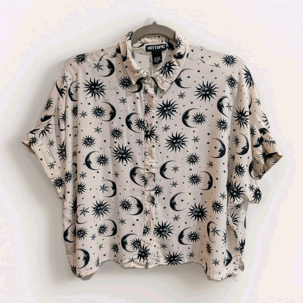 Hot Topic Celestial Sun Moon Stars Oversized Boxy Crop Button Up Top Small Emo